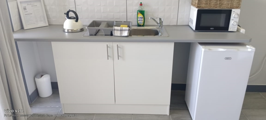 6 Bedroom Property for Sale in Seemeeu Park Western Cape